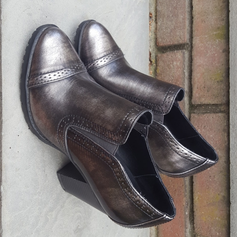 Silver Shoes